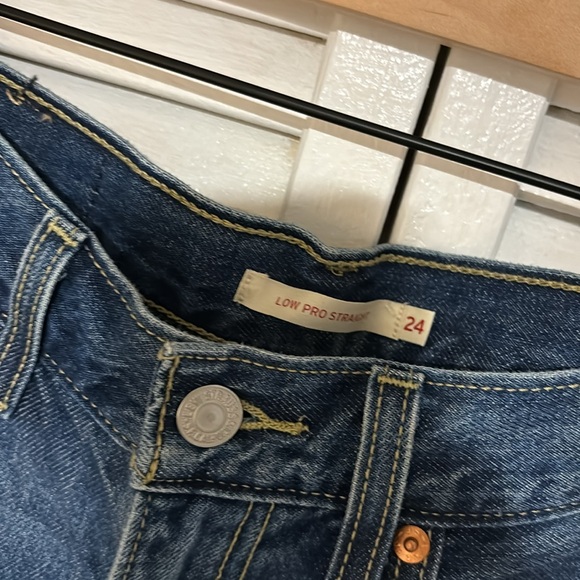 Levi Jeans - Picture 4 of 7